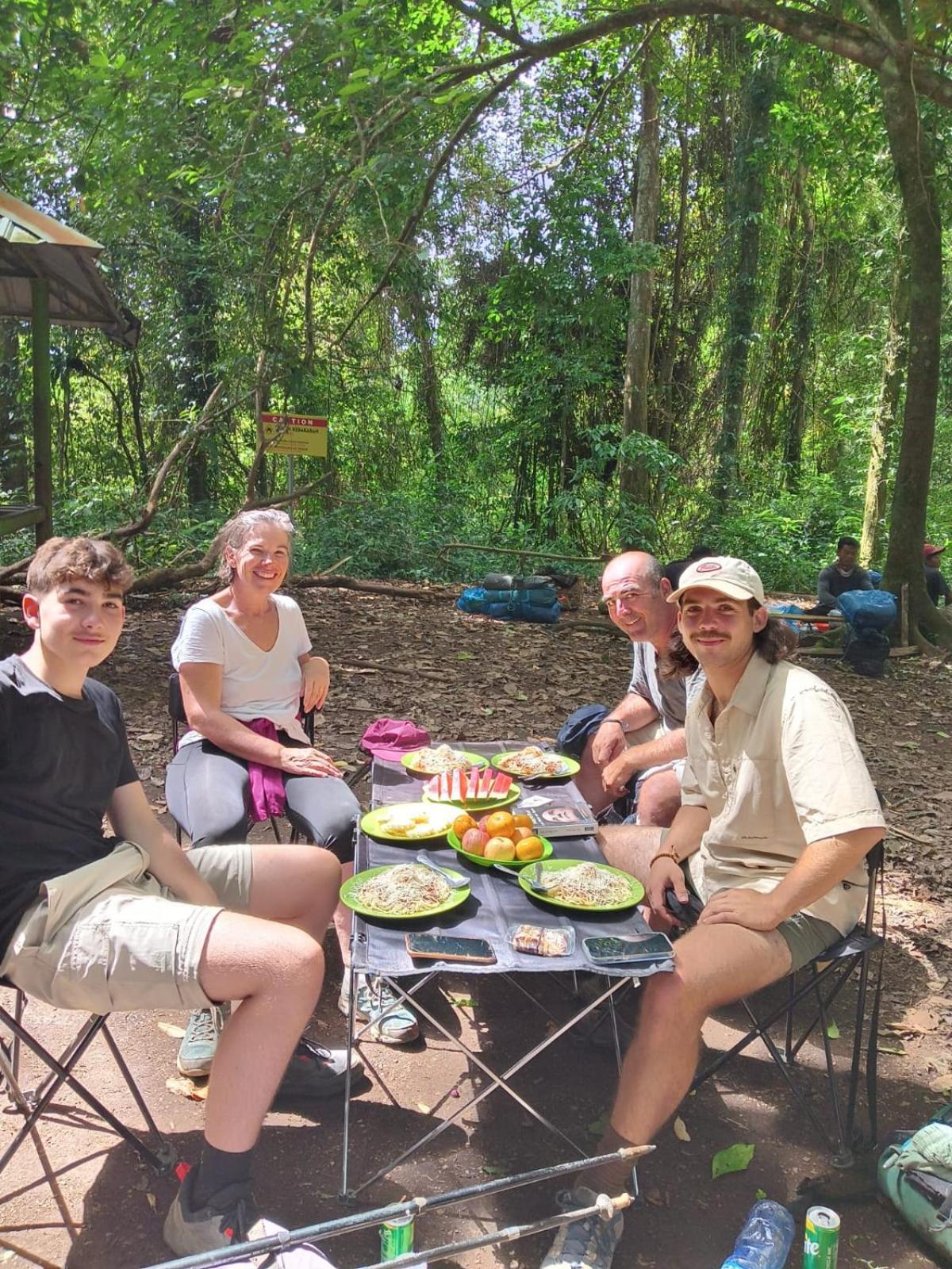 Ila Homestay سينارو المظهر الخارجي الصورة